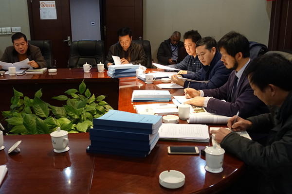 ר������